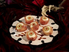 Bocconcini eyeballs with blood salsa recipe for Halloween